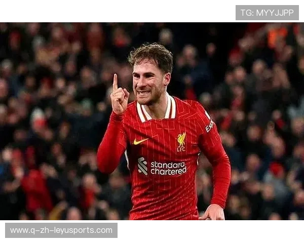 利物浦边线抢断制造威胁，加克波连续拉扯对手站位