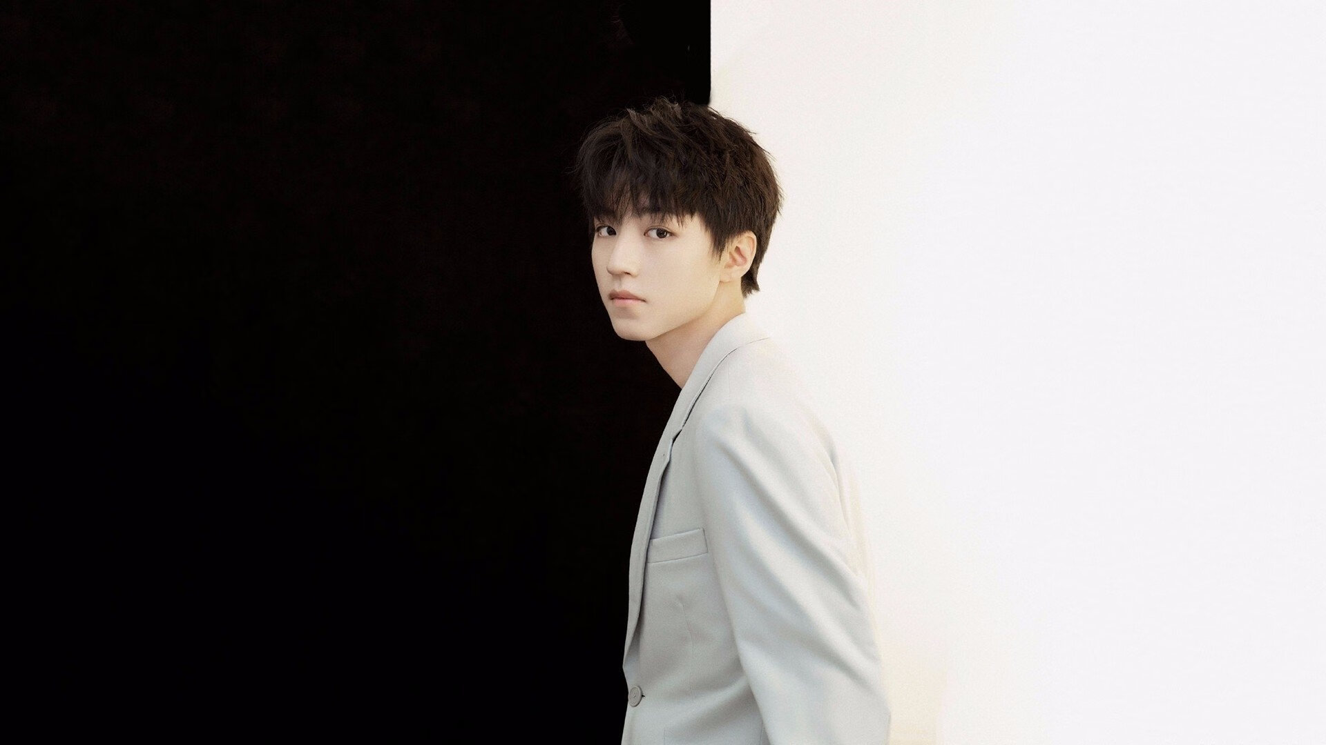 LEYU乐鱼体育官方网站-五大联赛争冠形势逐渐明朗,五大联赛精彩程度